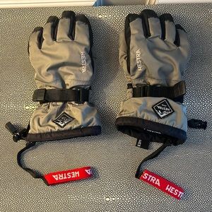 Hestra kids/youth size 5 ski gloves